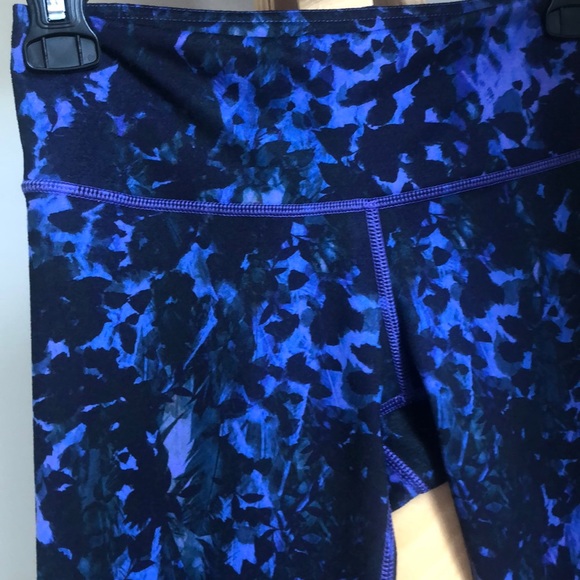 Lululemon Wunder Under Crops II FMSU - Picture 3 of 14